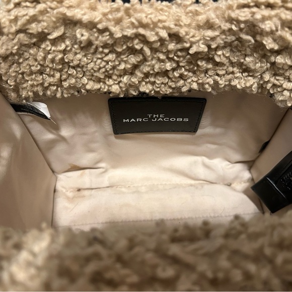 - Marc Jacobs small teddy tote AUTHENTIC - Picture 2 of 3